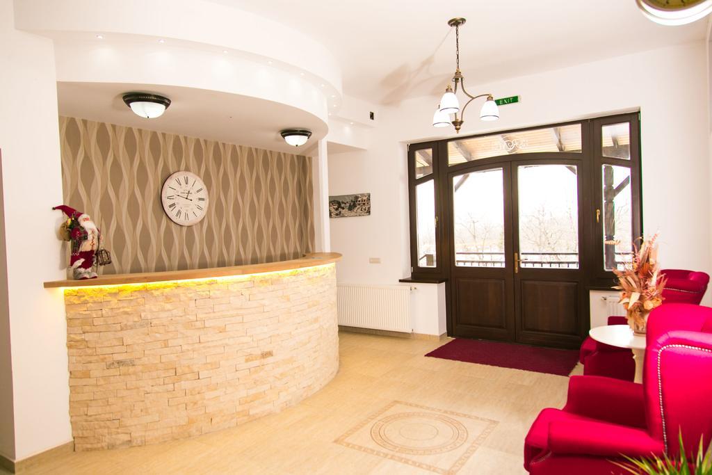 Sîmbăta de Sus Pensiunea Roua Muntilor מראה חיצוני תמונה