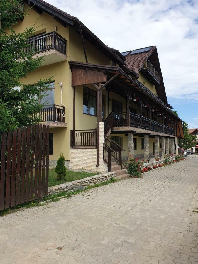 Sîmbăta de Sus Pensiunea Roua Muntilor מראה חיצוני תמונה